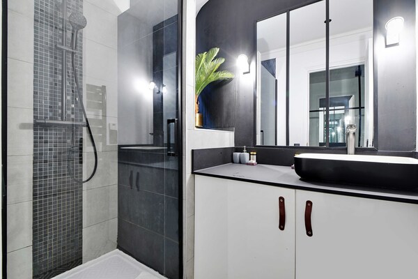 Compact studio-appartement in Parijs, vlak bij de Eiffeltoren - thumbnail 5