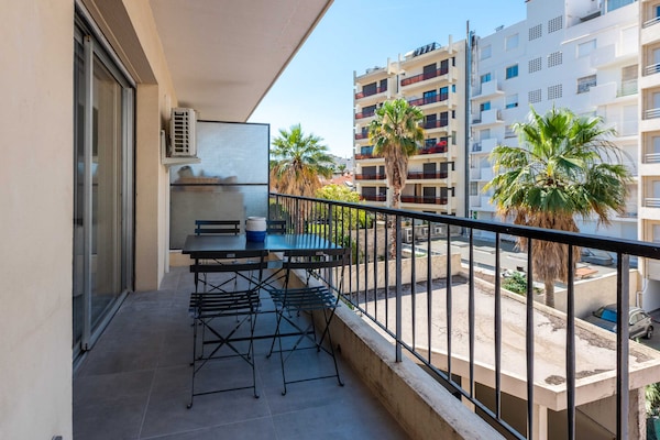 Gerenoveerd appartement in Antibes, 3 minuten van het strand - thumbnail 2