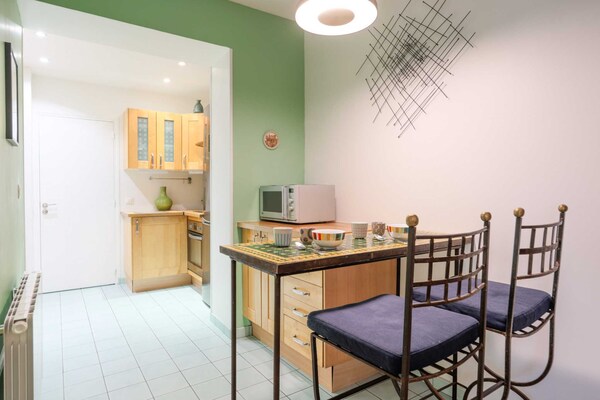 Licht appartement met 2 slaapkamers in de wijk Bastille, vlakbij metro Voltaire - thumbnail 6