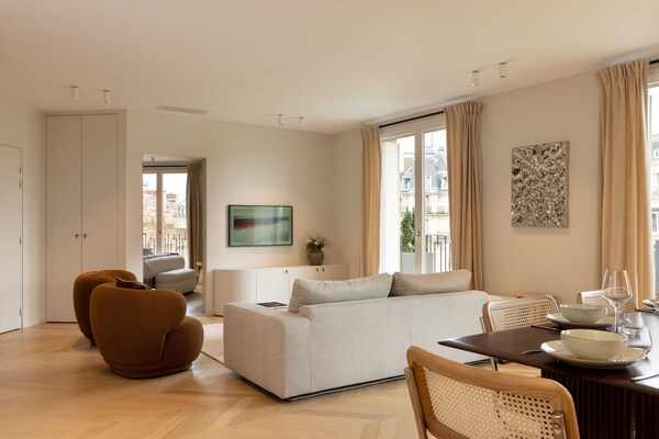 Prachtig appartement van 130 m² met uitzicht op de Arc de Triomphe - thumbnail 6