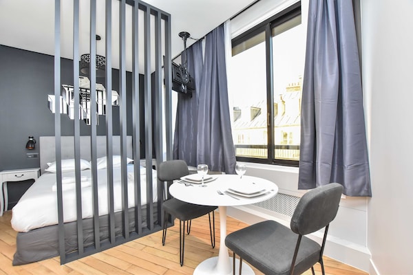 Compact studio-appartement met jacuzzi in levendig Parijs 9e arrondissement - thumbnail 2