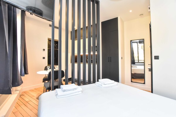 Compact studio-appartement met jacuzzi in levendig Parijs 9e arrondissement - thumbnail 3