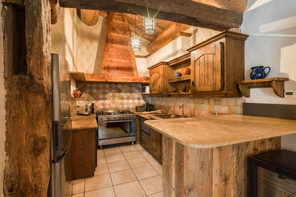 Ruim chalet voor 10 personen met hot tub in Val d'Isère - thumbnail 3