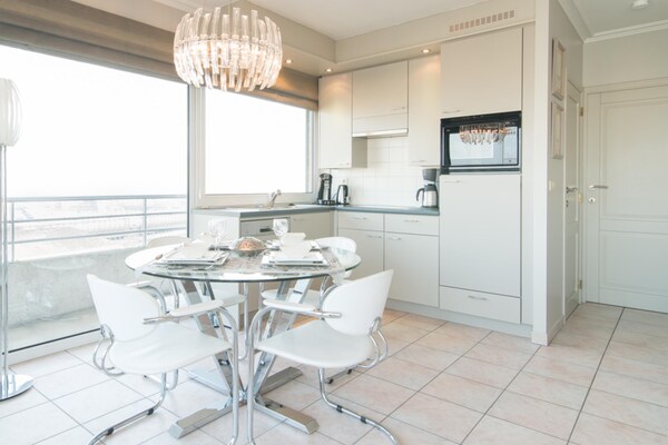 Zonnig appartement met zeezicht en terras aan de jachthaven van Oostende - thumbnail 3