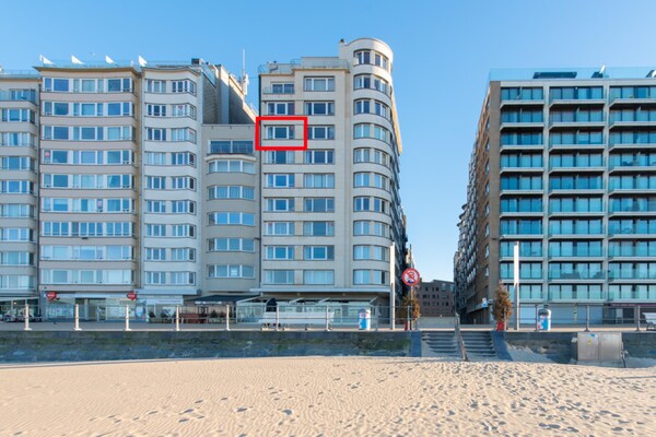 Frontaal zeezicht appartement Marly in Oostende, vlakbij casino en centrum - thumbnail 5