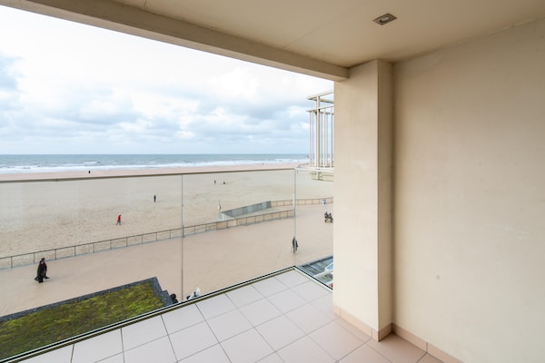 Zeezichtappartement Continental aan de Zeedijk van Oostende - thumbnail 4