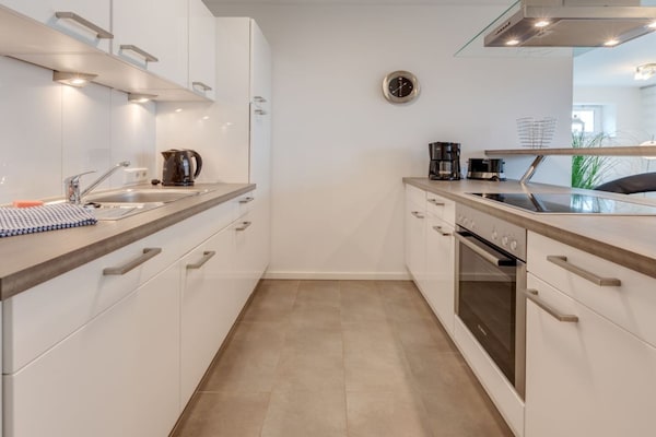 Licht appartement op de begane grond met terras en strandstoel in Westerland - thumbnail 4