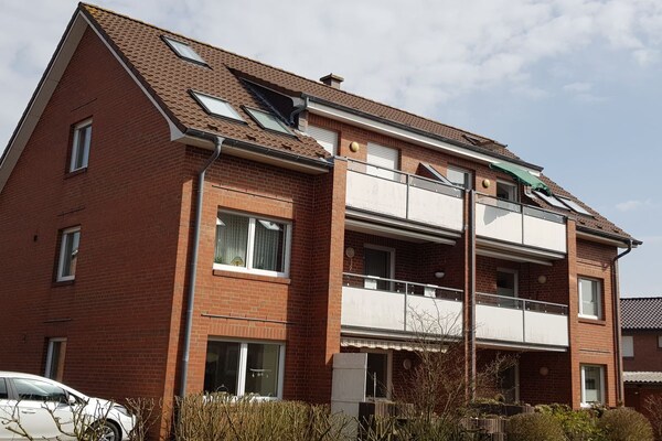 Zonnig 3-kamerappartement in Büsum, vlakbij centrum en strand - thumbnail 1