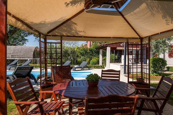 Villa Grace Felice: Ruime villa met privézwembad voor 8 personen in Valbandon - thumbnail 3