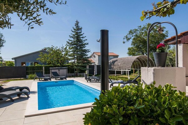 Villa Grace Felice: Ruime villa met privézwembad voor 8 personen in Valbandon - thumbnail 4