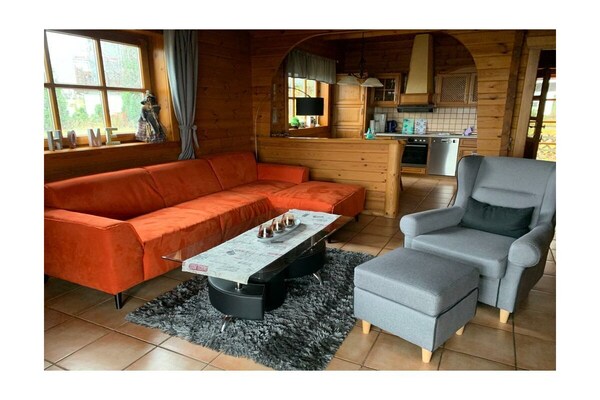 Licht appartement voor 4 personen met tuin, barbecuehut en speeltuin in Sankt Andreasberg - thumbnail 1