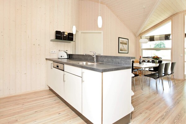 Stijlvol Deens vakantiehuis met sauna, whirlpool en open haard op 500m van de Oostzee - thumbnail 6