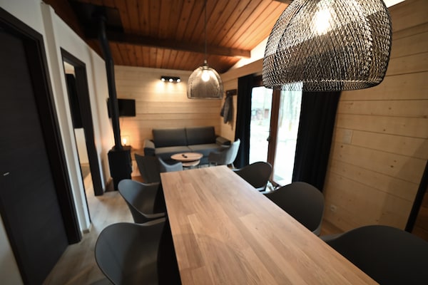 6-persoons chalet met houtkachel en loungebed in Viroinval - thumbnail 2