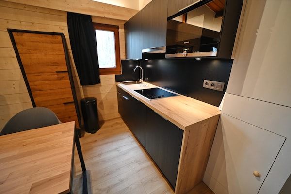 6-persoons chalet met houtkachel en uitzicht in Virtoine - thumbnail 3