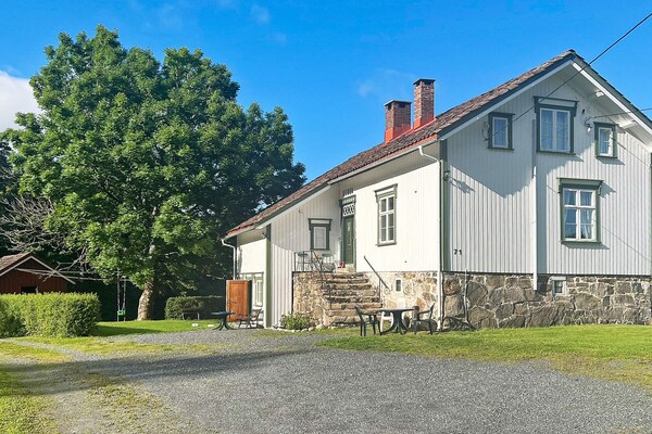 10-persoons vakantiehuis aan het strand in Tvedestrand - thumbnail 1