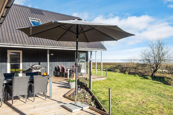 Stijlvol vakantiehuis met whirlpool en panoramisch uitzicht op de Limfjord - thumbnail 3