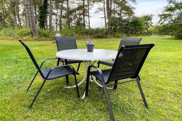 Sfeervol vakantiehuis in Färjestaden op een groot natuurperceel - thumbnail 3