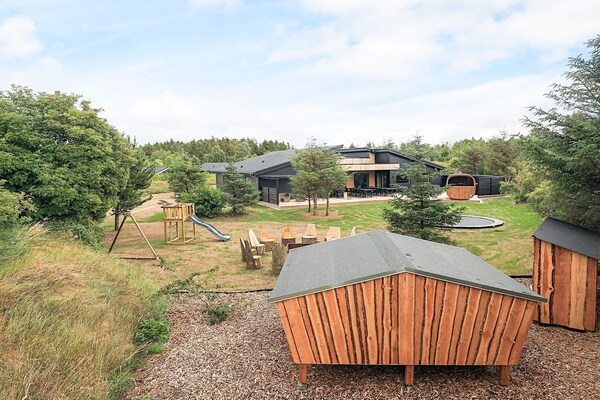 Exclusief architectenhuis voor 26 personen met zwembad en wellness nabij Limfjord - thumbnail 4