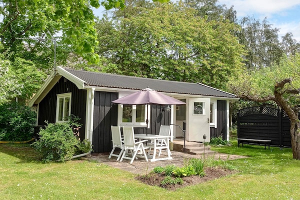 Knus vakantiehuisje op loopafstand van zee en haven in Färjestaden - thumbnail 4