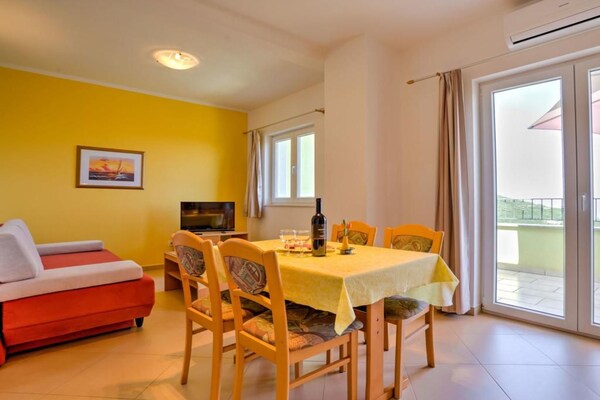 Rustiek appartement in Brsec met gedeeld zwembad en panoramisch zeezicht - thumbnail 2