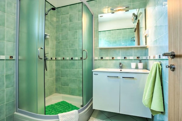 Rustiek appartement in Brsec met gedeeld zwembad en panoramisch zeezicht - thumbnail 6