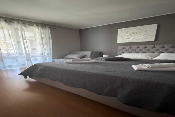 Elegant appartement met tuinterras in historisch Trogir, 200m van strand - thumbnail 3