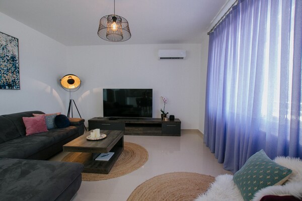 Tweeslaapkamerappartement met balkon en uitzicht op zee in Trogir - thumbnail 3