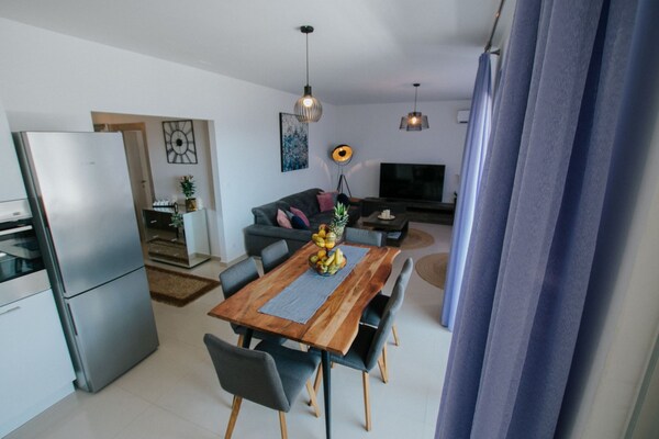 Tweeslaapkamerappartement met balkon en uitzicht op zee in Trogir - thumbnail 5