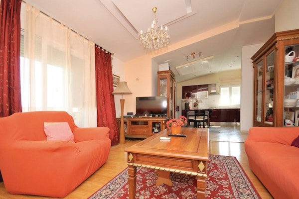 Stijlvol appartement in Kastel Novi met zwembad voor 8 personen - thumbnail 1
