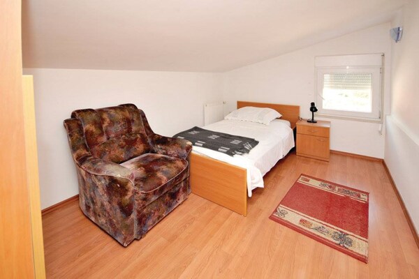 Stijlvol appartement in Kastel Novi met zwembad voor 8 personen - thumbnail 6