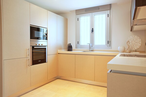 Modern appartement aan de golfbaan met bergzicht in Ojén - thumbnail 5