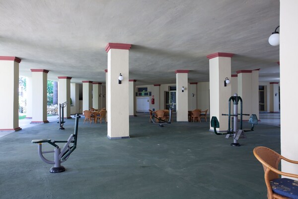 Licht appartement op 50 meter van het strand in Marbella met zwembad - thumbnail 6