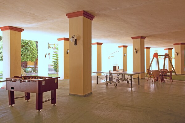 Romana Playa 725: moderne studio met zwembad op loopafstand van strand Elviria - thumbnail 3