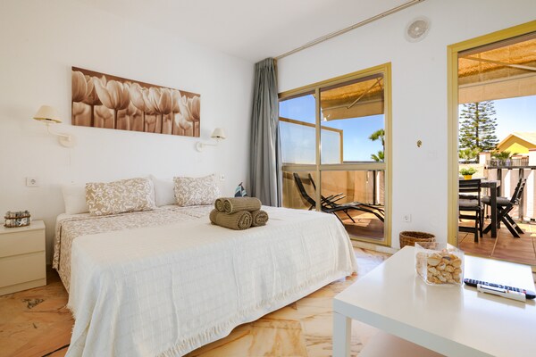 Moderne studio op loopafstand van het strand in Romana Playa, Marbella - thumbnail 4