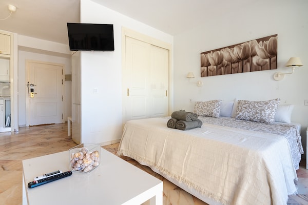 Moderne studio op loopafstand van het strand in Romana Playa, Marbella - thumbnail 6