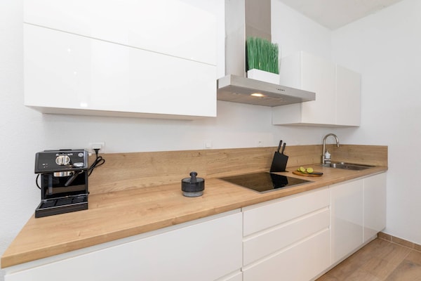 Aan zee: Luxe villa in Bol met zwembad voor 8 personen - thumbnail 6