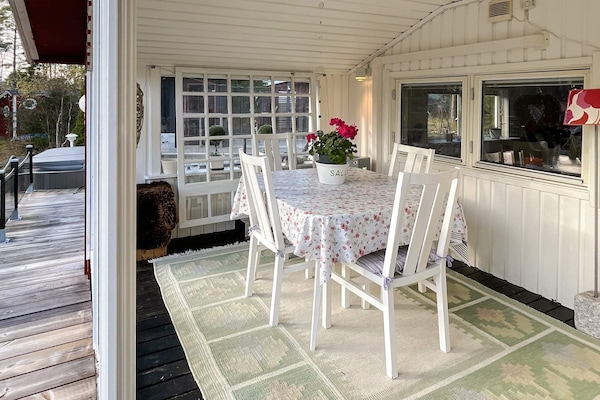 Aan zee: Traditioneel vakantiehuis op Oknö in Mönsterås - thumbnail 6