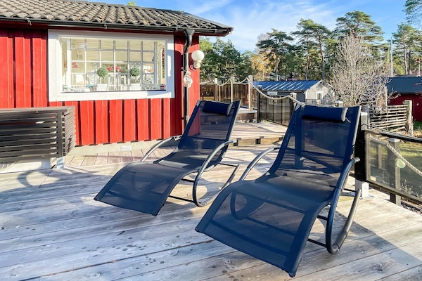 Aan zee: Traditioneel vakantiehuis op Oknö in Mönsterås - thumbnail 4