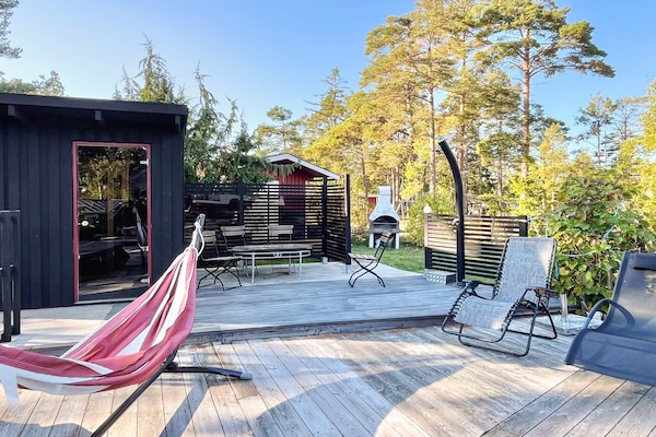 Aan zee: Traditioneel vakantiehuis op Oknö in Mönsterås - thumbnail 3