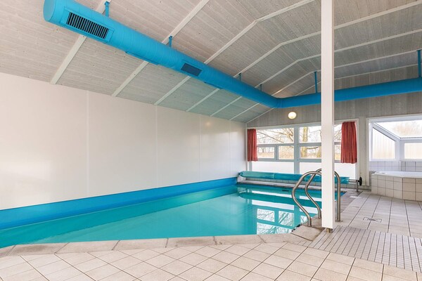 Vrijstaand vakantiehuis aan het meer met privézwembad en sauna in Otterndorf - thumbnail 3