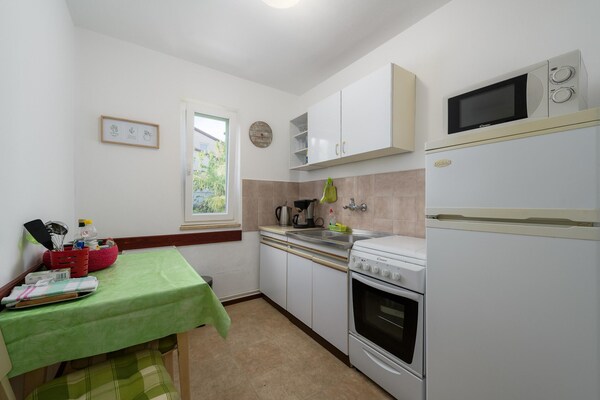 Ruim appartement Inteuro Porec: 4 slaapkamers, tuin, 430m van strand - thumbnail 4