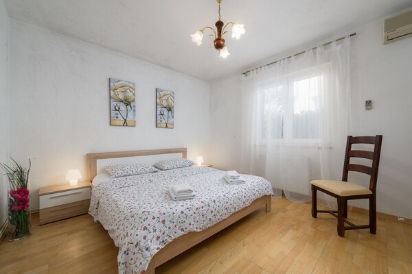 Ruim appartement Inteuro Porec: 4 slaapkamers, tuin, 430m van strand - thumbnail 2