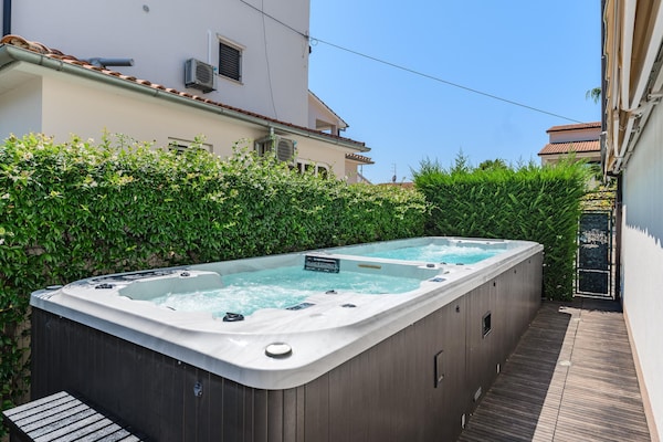 10-persoons villa met privézwembad in Porec - thumbnail 3