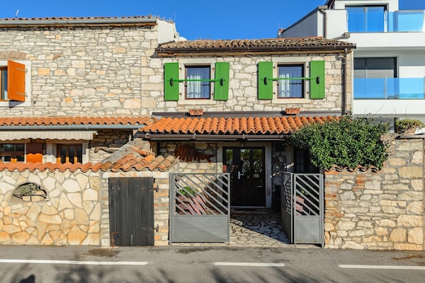 Aan het strand: Smaakvol vakantiehuis Casa Cittar in Porec - thumbnail 6