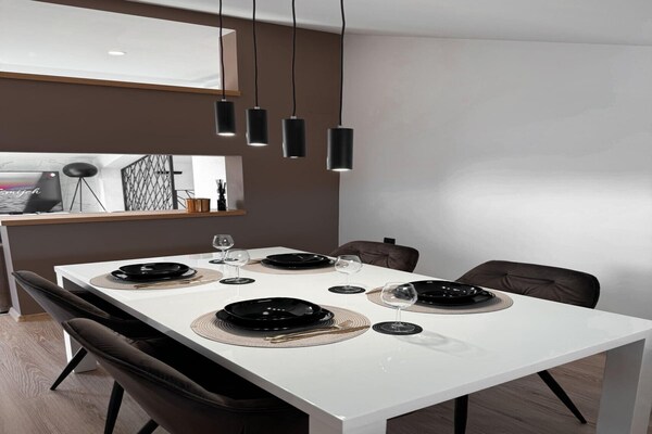 Premium Appartement met Zeezicht en Tuin nabij Porec - thumbnail 4