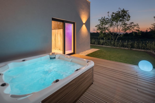 Luxe Villa Casa Maria met privézwembad en jacuzzi nabij Tar - thumbnail 4