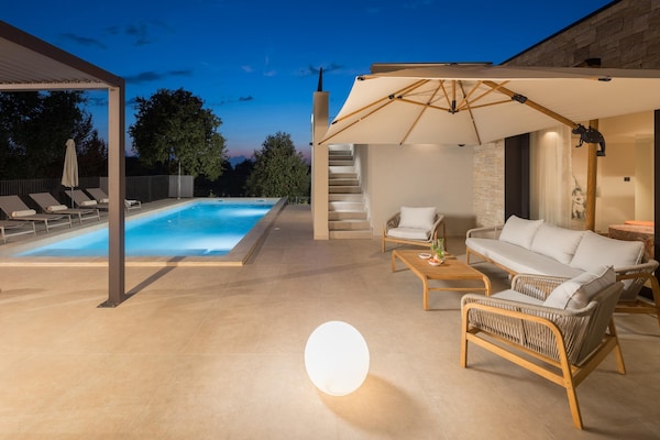 Luxe Villa Casa Maria met privézwembad en jacuzzi nabij Tar - thumbnail 3