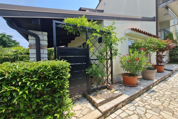 Knus appartement met tuin in Porec – Geschikt voor 3 personen - thumbnail 1
