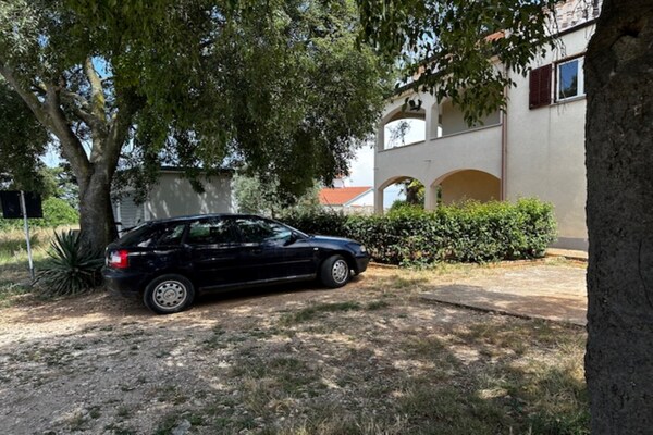 Ruim appartement voor 6 personen met tuin in Mugeba, vlakbij Porec - thumbnail 6