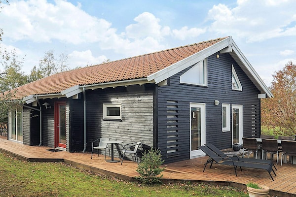Modern vakantiehuis voor 8 personen met whirlpool en activiteitenzolder nabij Marielyst Strand - thumbnail 1